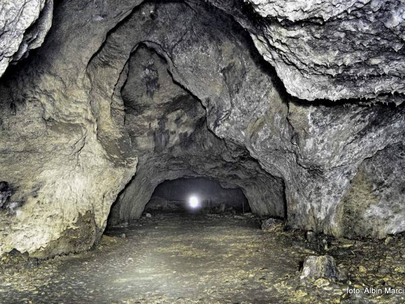 Jaskinia Ciemna  w Ojcowskim Parku Narodowym